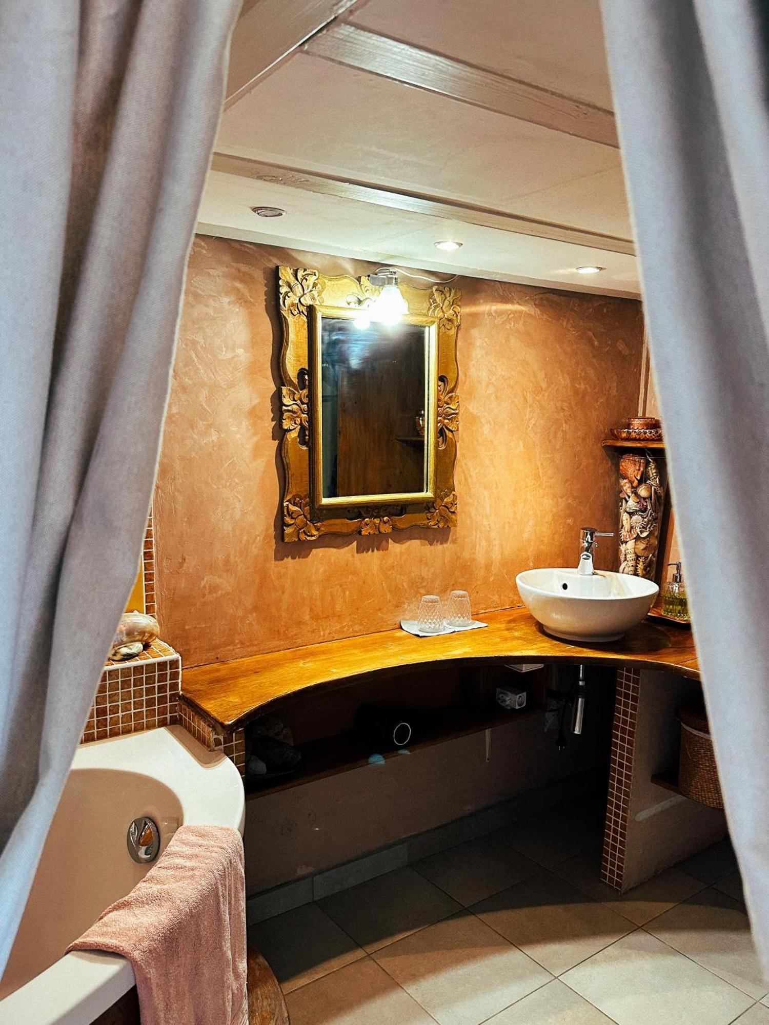 Casaluna, Chambre Climatisee Dans Maison De Village Sotta Buitenkant foto